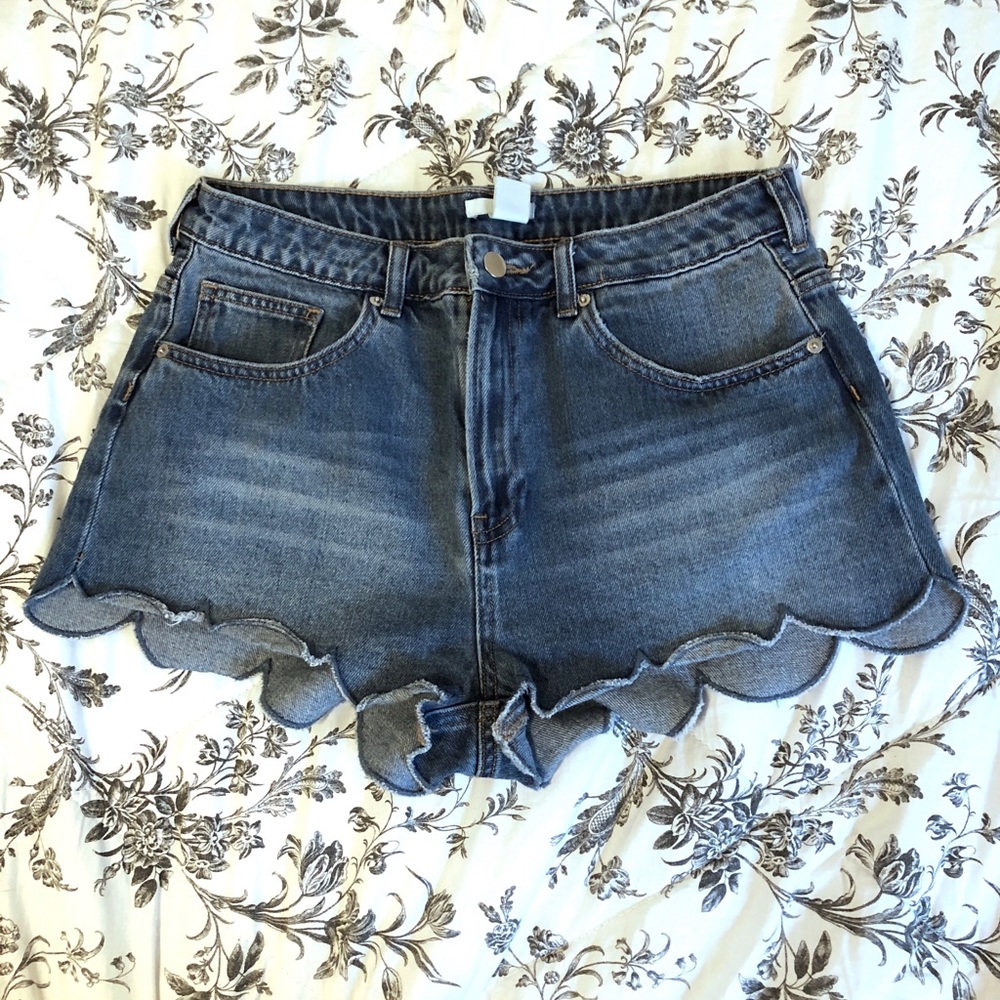 H&M scalloped denim shorts (US size 10)